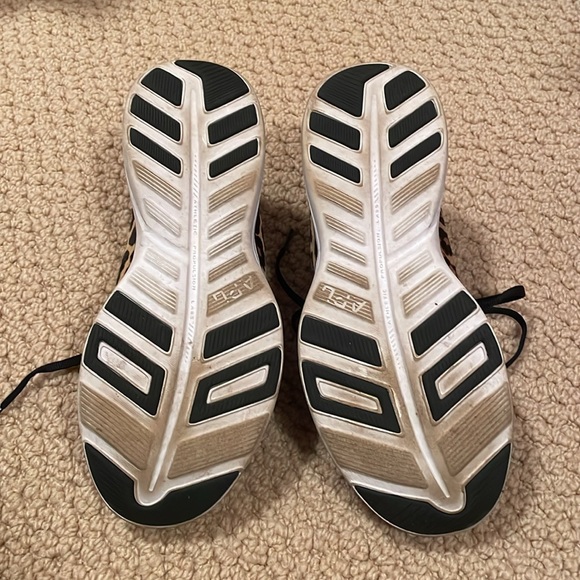 APL Athletic Propulsion Labs Women’s Sneakers - Picture 2 of 6